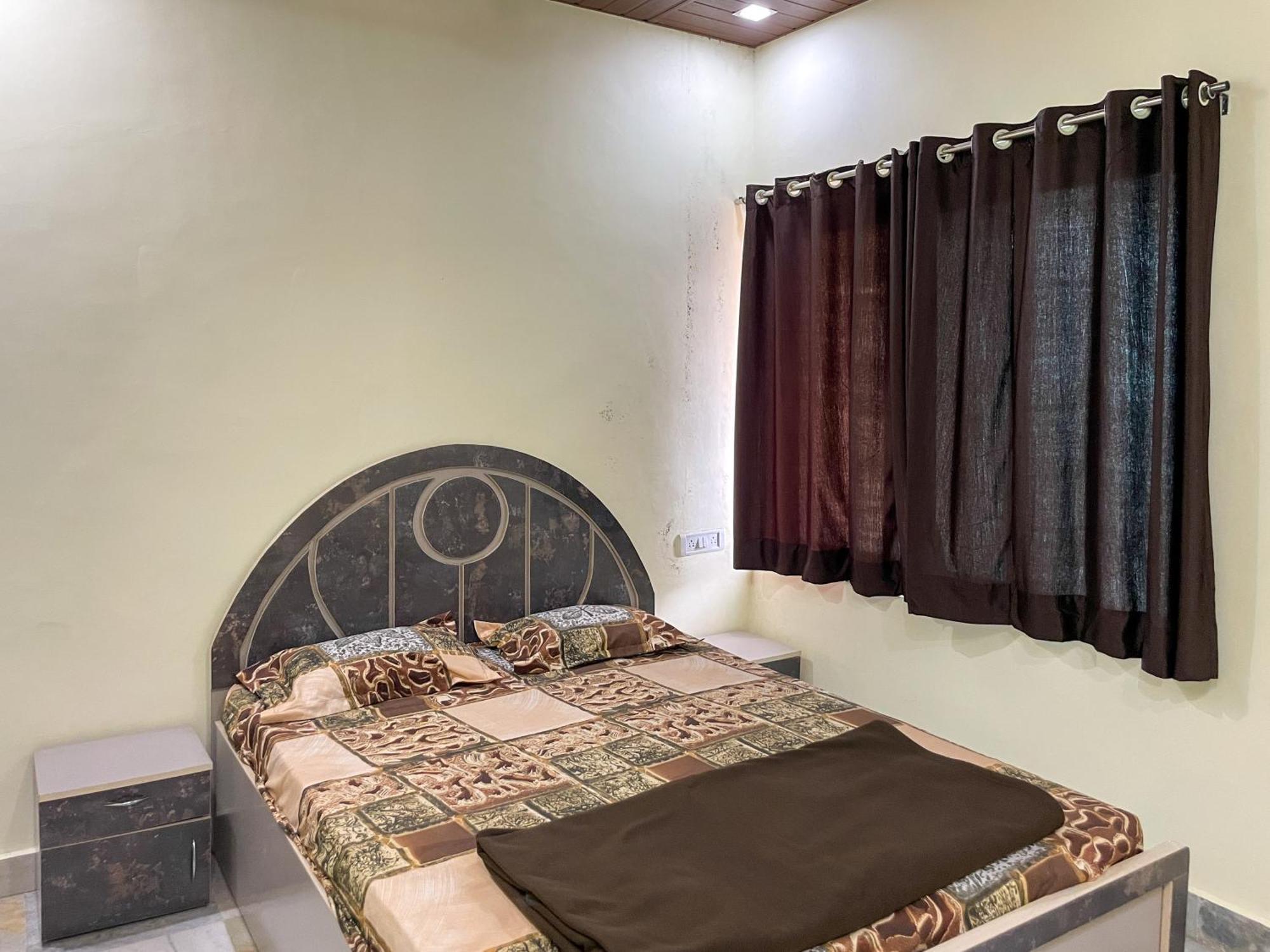 Zars Villa, Lonavala Buitenkant foto