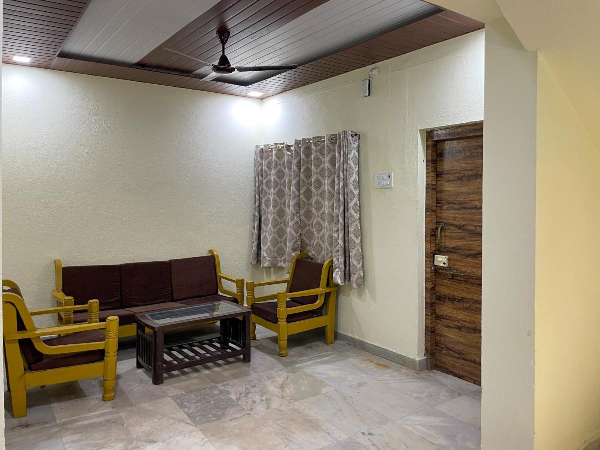Zars Villa, Lonavala Buitenkant foto