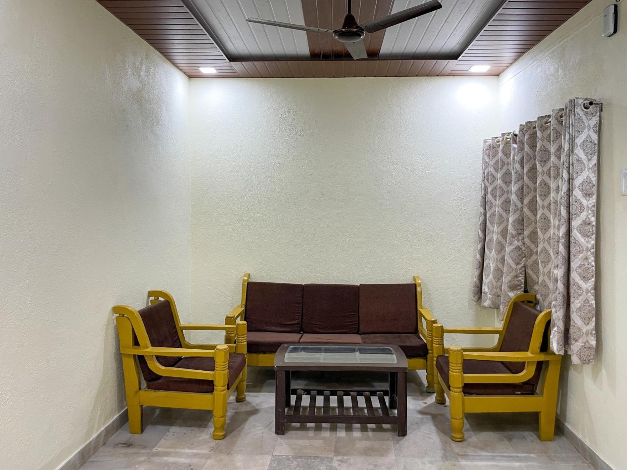 Zars Villa, Lonavala Buitenkant foto