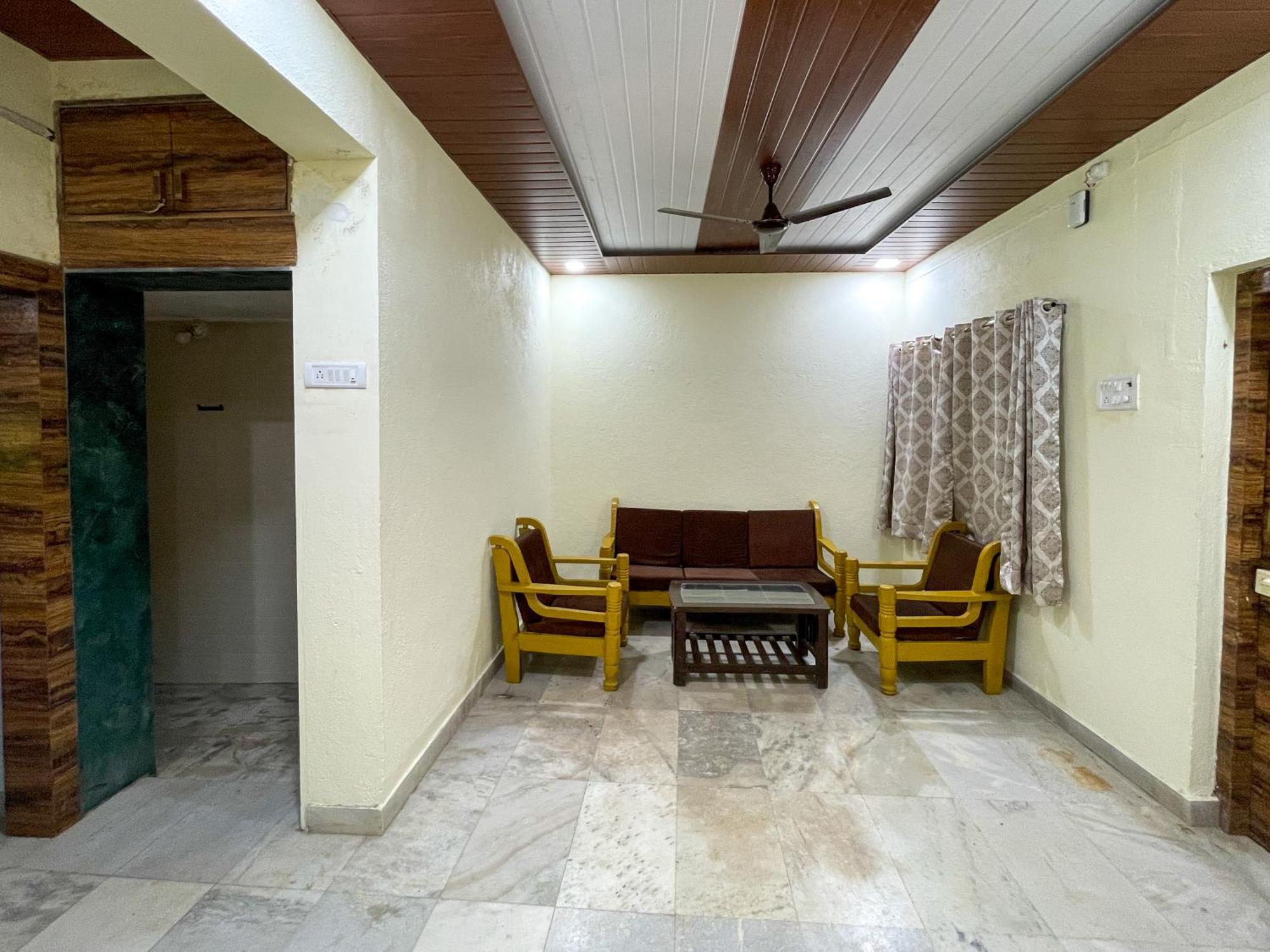 Zars Villa, Lonavala Buitenkant foto
