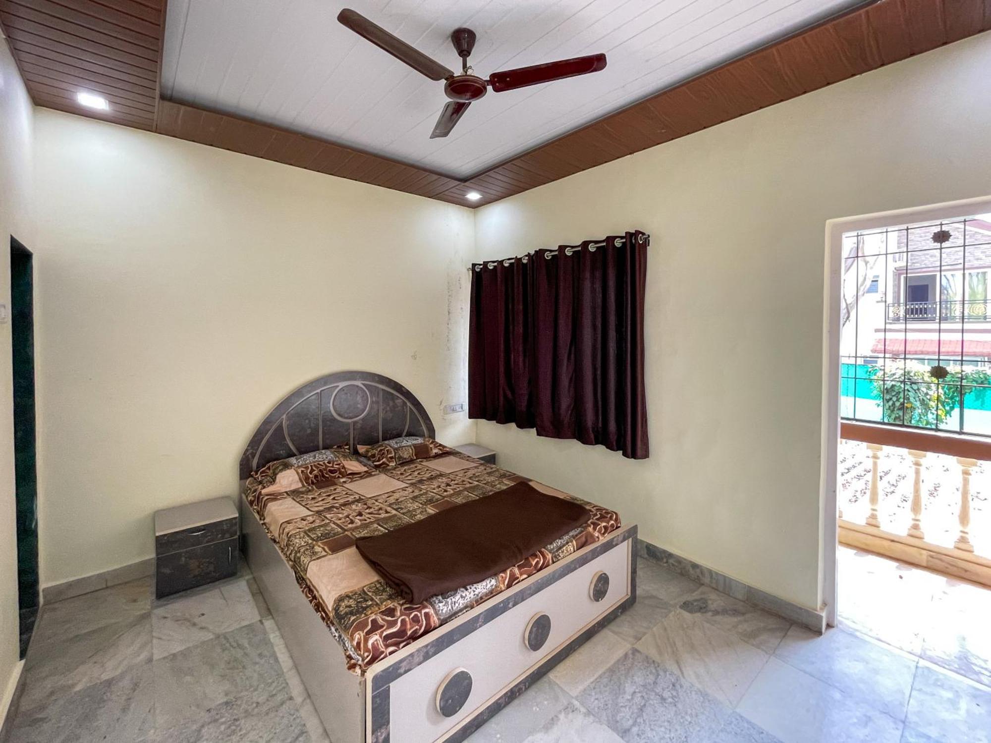 Zars Villa, Lonavala Buitenkant foto