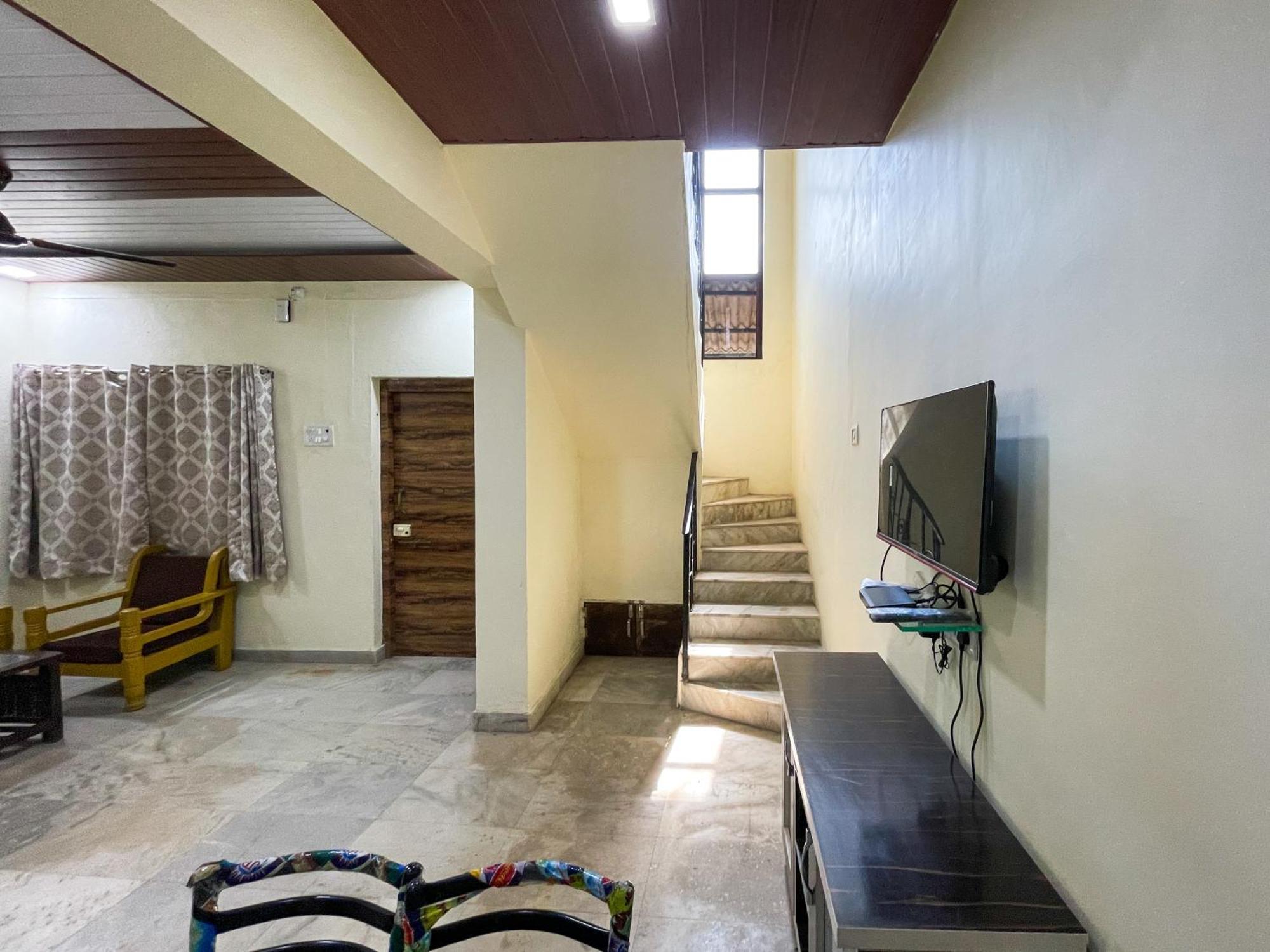 Zars Villa, Lonavala Buitenkant foto