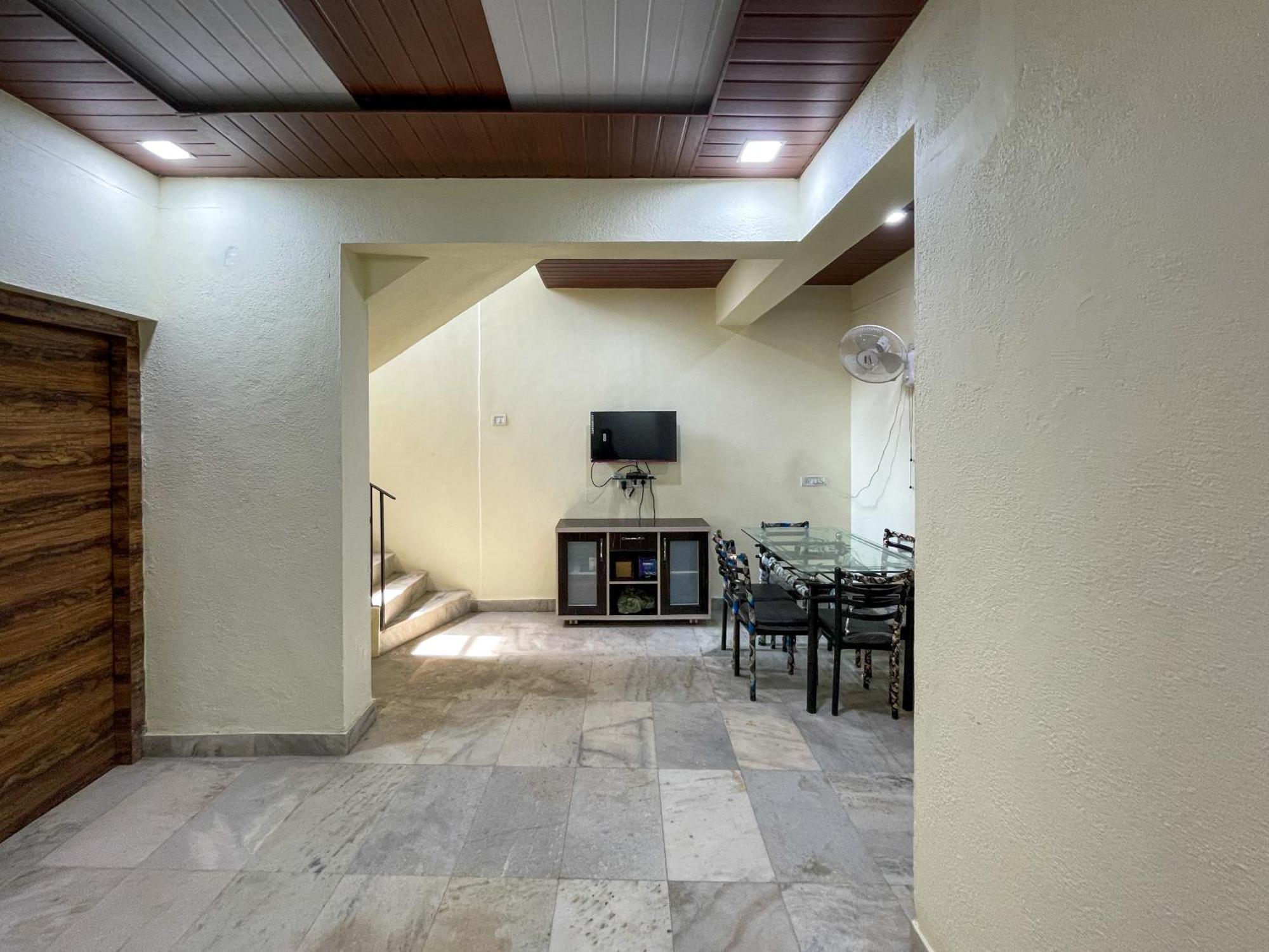 Zars Villa, Lonavala Buitenkant foto